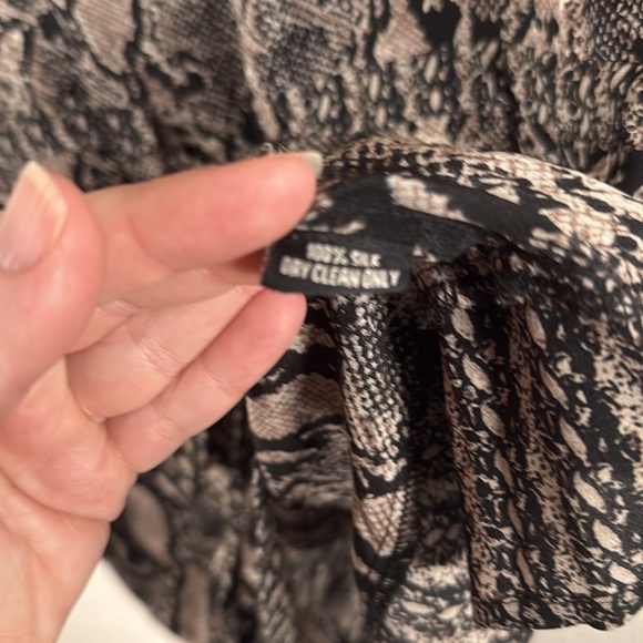 Tolani Neutral Mixed Reptile Snake Print Silk Mini Dress With Pockets Size Small - Picture 4 of 8